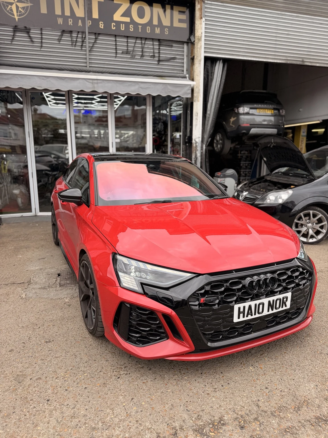 Chameleon windscreen tint